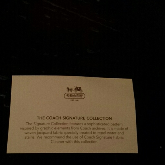 Coach wristlet logo with strap new! - Picture 3 of 3